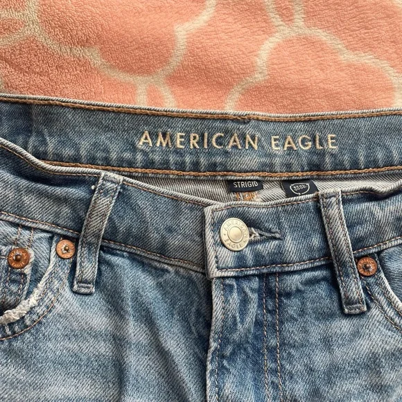 American Eagle Outfitters Women's Light Blue Denim Jean Shorts - Picture 2 of 6